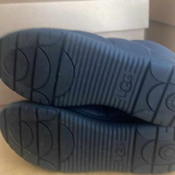 Ugg w Lakesider Zip Puff Boot - Picture 6 of 7